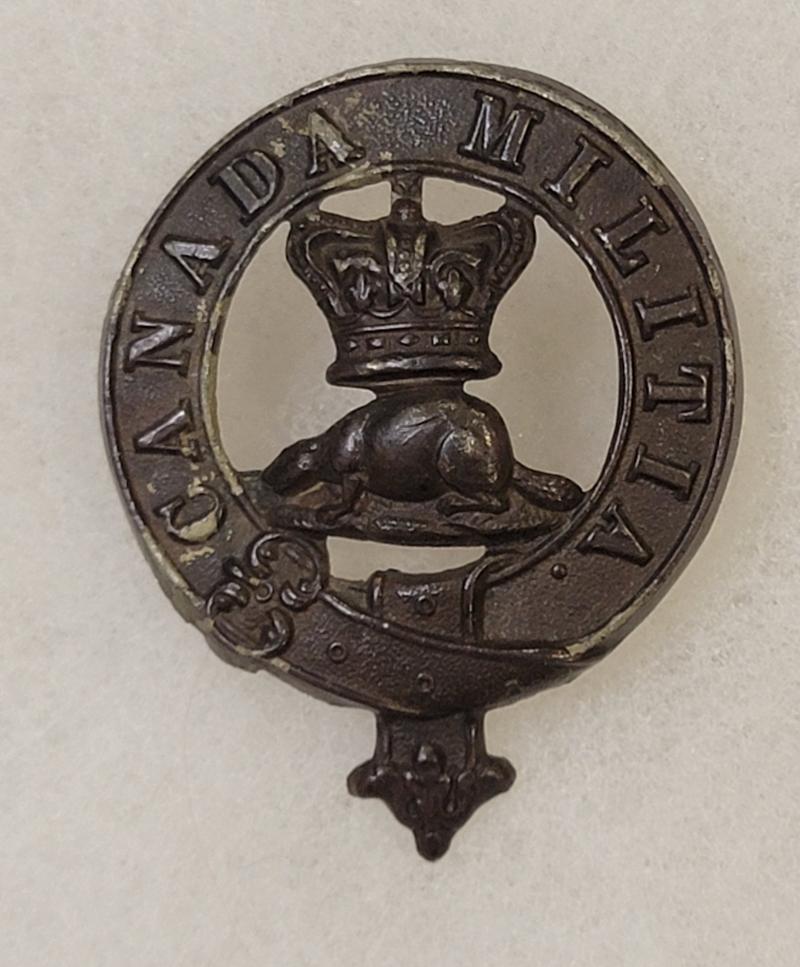 Early Canadian Militia Glengarry Badge - Dug