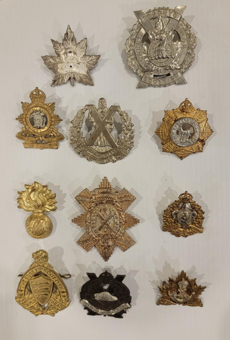 WWII 2nd Canadian Infantry Division Cap Badges